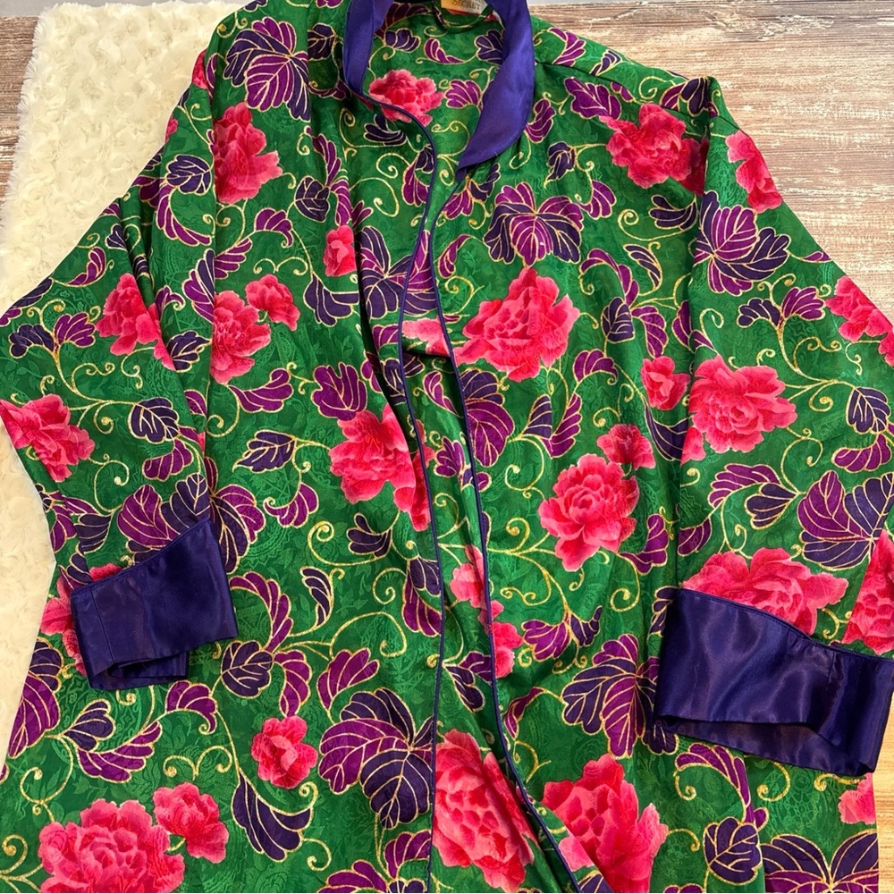 Victoria's Secret gold label medium Kimono